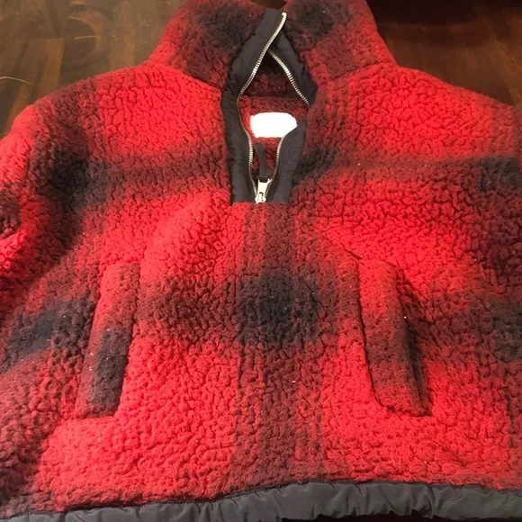 Abercrombie & Fitch Red and Black Sweater - Picture 10 of 15